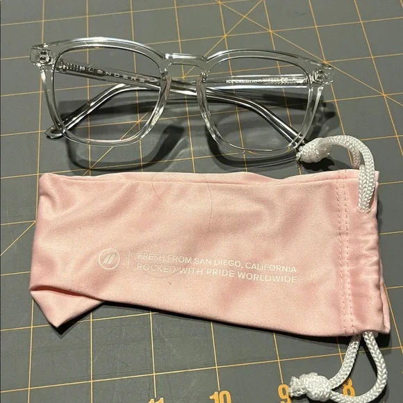 Blenders Clear Frame Ice Crush Blur light Glasses nwot - Picture 2 of 3